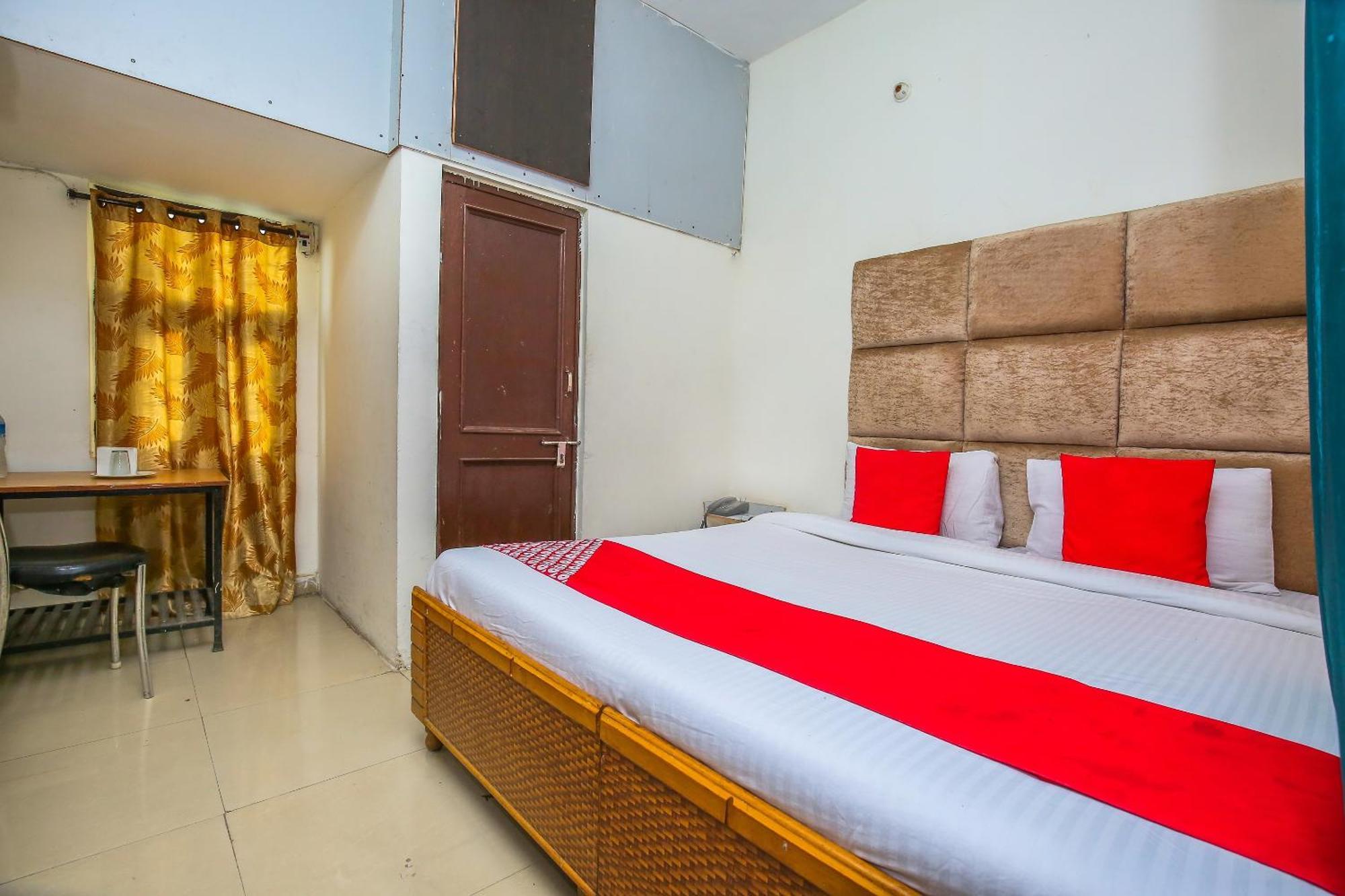 Hotel O Rr Villa Chandīgarh エクステリア 写真