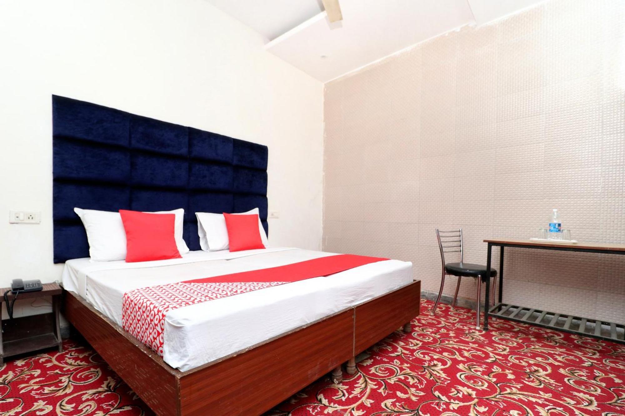 Hotel O Rr Villa Chandīgarh エクステリア 写真